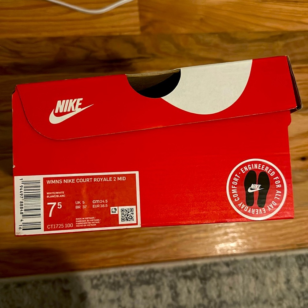 Nike court royal 2 mid sneakers